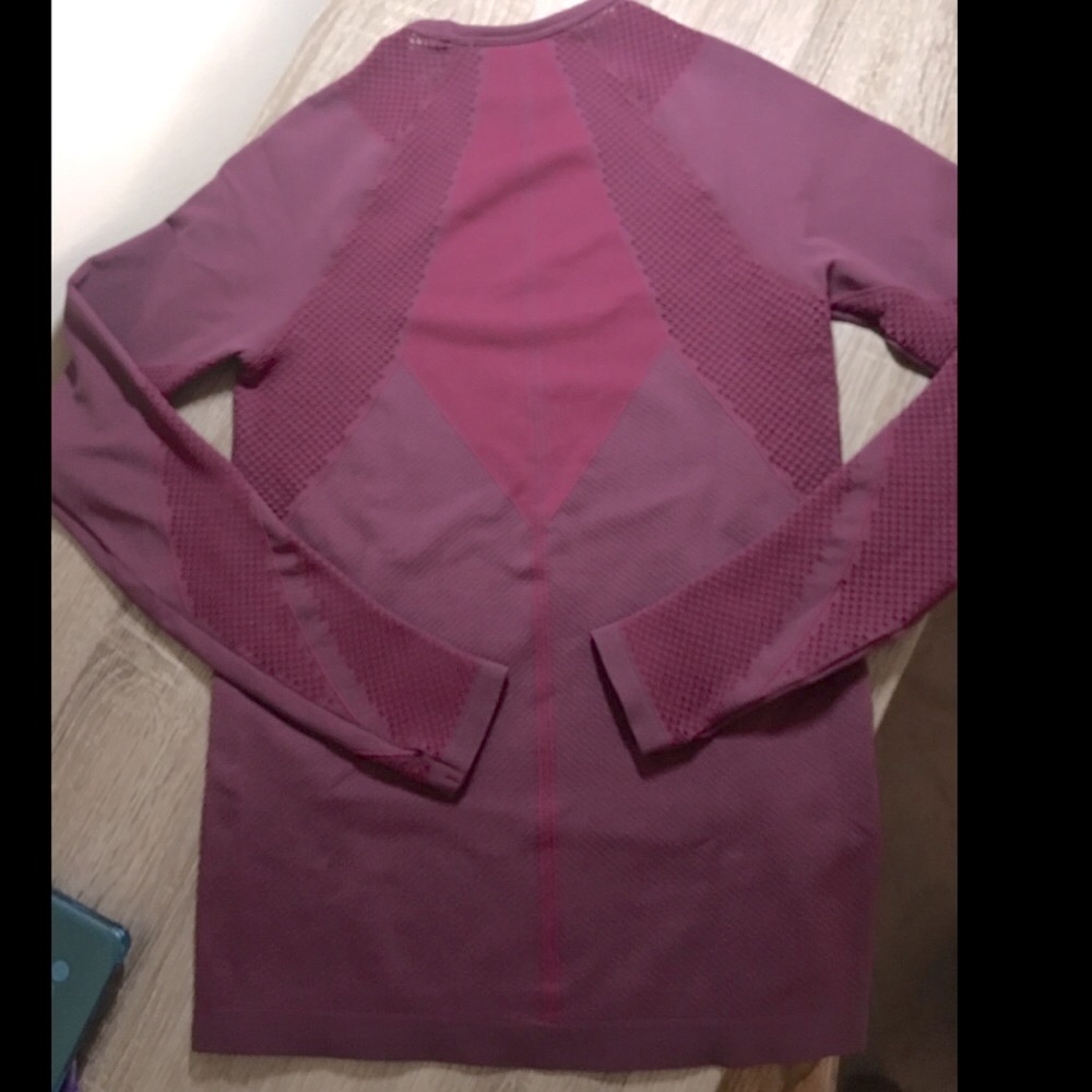 NEW✨ATHLETA Caliber Seamless Top / Auberge / Candy Apple / XS - Picture 8 of 16